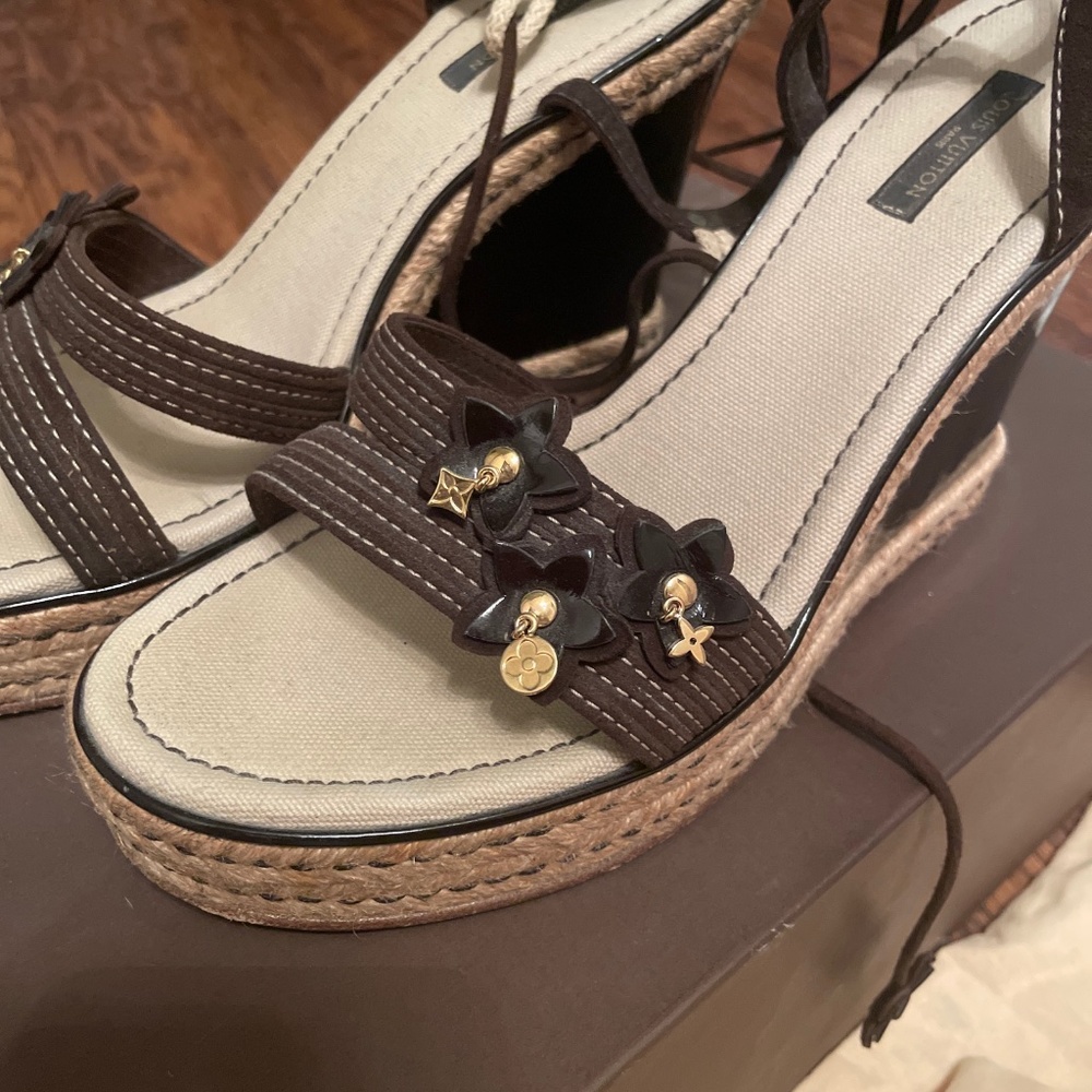 Louis Vuitton sandals 41